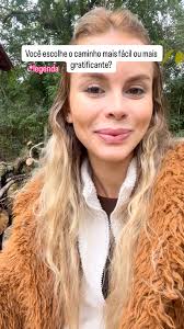 Nem sempre o caminho mais fácil é o mais gratificante., Às vezes, o que  exige mais entrega, mais coragem, mais fé… é justamente o que te  transforma., Você tem escolhido o conforto ou o propósito?, A ...