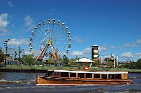 El tigre boat club es un club privado con fines deportivos situado en la ciudad de tigre en la provincia de buenos aires a unos 30 km de la ciudad de buenos aires, argentina. Tigre Premium Boat Tour From Buenos Aires Outdoortrip