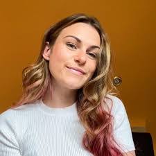 Shannon Langdon's Instagram, Twitter & Facebook