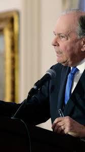 US won't punish United over passenger-dragging incident