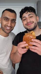 Daisy Dunham's Instagram, Twitter & Facebook