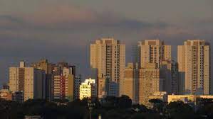 Desde a imigração vinda para o paraná, que então pertencia à província de são paulo, em 1829, curitiba acolheu muitas famílias, de várias origens e durante muito tempo, com predominância de alemães, italianos, poloneses e ucranianos, recebendo também migrantes voluntários como paulistas, gaúchos, catarinenses, mineiros e. Previsao Do Tempo Em Curitiba 10 De Maio De 2019