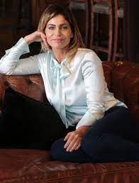 Hoy look #brava para @distritovanguardia con remera @ohanaindumentariaokk chaqueta de jean gris con tachas @bravashops botas. Karina Mazzocco La Mujer Que Libero Los Tabues Sexuales En Tv Infobae