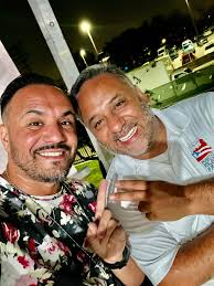 Antes de todo, quiero darle las gracias a papito Dios por todas las  bendiciones en mi vida. Somos bendecidos todos los días en muchas formas  diferentes que muchas veces no nos damos