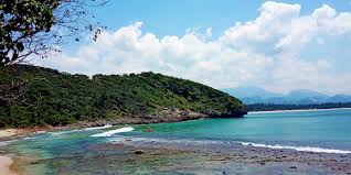 Pantai ini masih alami, indah dan mempesona. Wisata Alam Ke Eky Momong Resort Inialutarfus Poe