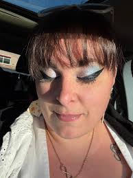 How many shadows do you use for a “daily” look. For me, it's two 99% of the  time. Today I chose champagne shimmer and smoked topaz shimmer.