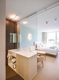 Von dort aus kann die fahrt vieler fähren und kreuzfahrtschiffe beobachtet werden, die von der ostsee zu den hafenterminals entlang der trave unterwegs sind. Aja Travemunde In Travemunde Deutschland 1000 Bewertungen Preise Planet Of Hotels