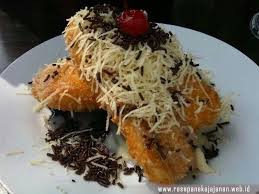 Pisang goreng keju cokelat merupakan makanan lezat yang membuat orang yang memakannya ingin makan dan juga makan lagi, mereka tidak dapat berhenti untuk menggigit makanan ini. Resep Pisang Goreng Keju Kremes Resep Aneka Jajanan