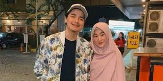 Seperti diketahui, larissa berusia 20 tahun ketika dinikahi alvin yang kala itu berusia 17 tahun. Larissa Chou Resmi Layangkan Gugatan Cerai Untuk Alvin Faiz Datang Langsung Ke Pengadilan Agama Kapanlagi Com
