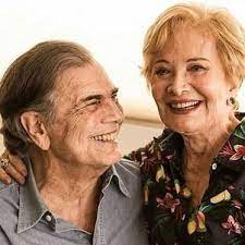 Fernanda montenegro, tarcísio meira, ana maria braga e outros talentos, dividiram o palco com pedro bial na. Tarcisio Meira E Gloria Menezes Sao Vacinados Contra A Covid 19 Entretenimento R7 Famosos E Tv