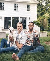 Don lemon took to instagram to clear up the rumors that he's leaving cnn after more than 14 years on margot robbie enjoys rare date night with husband tom ackerley. An Inside Look At Cnn News Host Don Lemon S Sag Harbor Home