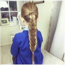 Enfin, toutes les tresses sont assemblées dans un beau chignon. Delice Ou Delire 20 Coiffures De Noel Pour Enfant Vues Sur Pinterest