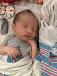 Can someone please make newborn pics with this please and thank you