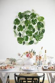 Diy Green Leaf Wedding Backdrop Http Www Himisspuff Com Green Tropical Leaves Wedding Ideas 3 Diy Leaves Trending Decor Tropical Wall Decor