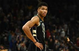 Nba Insiders Think Warriors Could Pursue Giannis Antetokounmpo During 2021 Free Agency In 2020 Basketball Players Nba Gianni Basketball Players