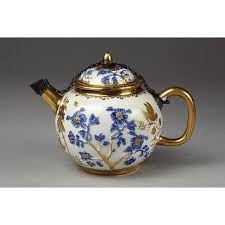 Black And White Teapot On Kardashians Tea Pot Made At Meissen Porcelain Factory 1720 1725 Tea Pots Antique Teapot Vintage Tea