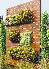 Pin Von Claudia Cohan Auf Mgcc Project Vertikaler Garten Pflanzenwand Vertikaler Garten Diy