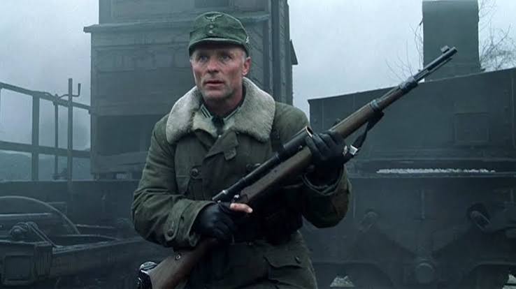 Enemy at the Gates (2001) | Writers Without Money