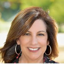 Elisa Valentino's Instagram, Twitter & Facebook