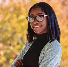 Diamond Mcknight's Instagram, Twitter & Facebook