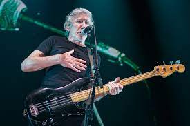 The basses of roger waters. Analysis Roger Waters Black Fender Precision Basses Ordinary Blog