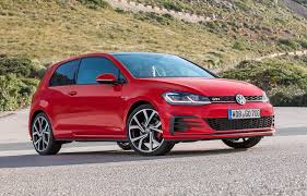 Alle informationen zu preisen, motoren und ausstattungsmerkmalen gibt es hier! Noul Vw Golf 7 Facelift A Fost Lansat In Romania PreÈuri Agresive Care CoboarÄ La 15 850 De Euro Pentru 1 0 Tsi De 110 Cp Automarket