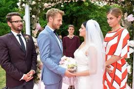 Maybe you would like to learn more about one of these? Neue Fotos Zur Gzsz Traumhochzeit So Traumhaft Ist Emilys Brautkleid