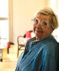 Helene Schwartz's Instagram, Twitter & Facebook