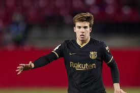 Ricard riqui puig martí is a spanish professional footballer who plays for barcelona as a central midfielder. Ronald Koeman Says He Has Nothing Against Riqui Puig After Barcelona Win Barca Blaugranes