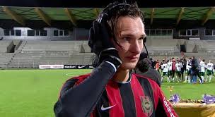 Det är en kylslagen kväll men hjalmar är på ett strålande humör. Lillebror Ekdals Arliga Svar Efter Bajens Kross Fotbolldirekt Experten Pa Svensk Fotboll