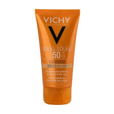 Renkli güneş kremi hafif orta kapatıcılıktaki fondöten ve güneş kremi karışımlarından oluşan ürünlerdir. Yuz Icin En Iyi 20 Gunes Kremi Ayse Tolga Iyi Yasam