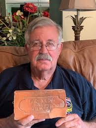 COMMUNITY PICTURES P3