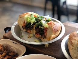 Spread mayonnaise on bottom halves of. We Tried Every Sandwich On The Menu At Earl Kaka Ako