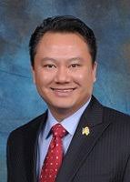 31, John Karr (A&S '73), is one of the co-hosts for today's 🏀 SFL Tulane  Club Orange Bowl Basketball Classic Meetup