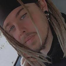 Marissa Hope's Instagram, Twitter & Facebook