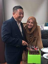 Semantic scholar profile for azlina abdul aziz, with 11 highly influential citations and 8 scientific research papers. Sambutan Ulang Tahun Azlina Abdul Aziz And Associates Facebook