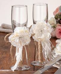Set of 2 hand painted toasting champagne flutes with very delicate ornaments in black and purple. Ensemble De Coupe A Champagne Jute Et Dentelle Mariage Deco Belle Nuance
