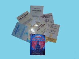 Sering orang harus ke sana kemari untuk mencari referensi. Buku Primbon Toko On Line Buku Primbon Dan Kamus Jawa Facebook