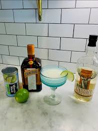 Mar 25, 2020 · minute maid, old orchard, and many store brands make a frozen limeade concentrate. Cinco De Mayo Frozen Margarita Meal Kit Gj Curbside