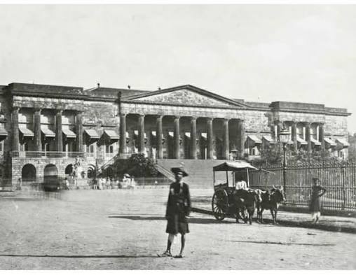 In the 19th century, this area was called the Elphinstone Circle (now popularly known as Horniman Circle in South Mumbai). This picture is from 1892. The Times of India office was in