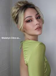 Madelyn Cline As Gwen Stacy