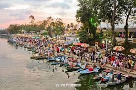 Almost every traveler has a visit to at least one on their first trip here. Khlong Hae Floating Market Hat Yai Songkhla Thailand Songkhla Hat Yai Fantasy Island