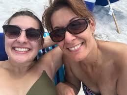 Who else thinks a solo beach day is all the therapy a person needs?