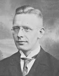 Er hat die Seelen der ihm anvertrauten deutschen Jugend vergiftet"