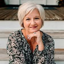 Kelli Wheeler's Instagram, Twitter & Facebook