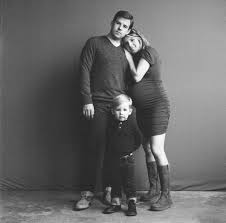 Black And White Family Photo Shoot Inspired By This Family Photoshoot Family Photos Family Portrait Poses