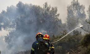 #πυρκαγιά σε δασική έκταση στην περιοχή σοφό, στον ασπρόπυργο αττικής. Fwtia Twra Ston Aspropyrgo Diakophkan Ta Dromologia Toy Proastiakoy Newsbomb Eidhseis News