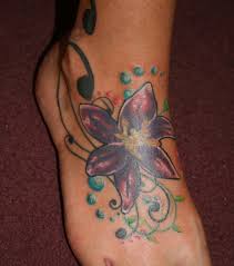 Maintenant une fleur de lys taille xxl encré sur le côté d'un homme. Tatouage Fleur De Lys 20 Idees De Modeles Avant De Passer A L Acte