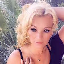 Ina Klein's Instagram, Twitter & Facebook