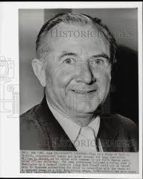 1957 Press Photo Earl Carroll, lawyer for Specialist William Girard, shown  in NY